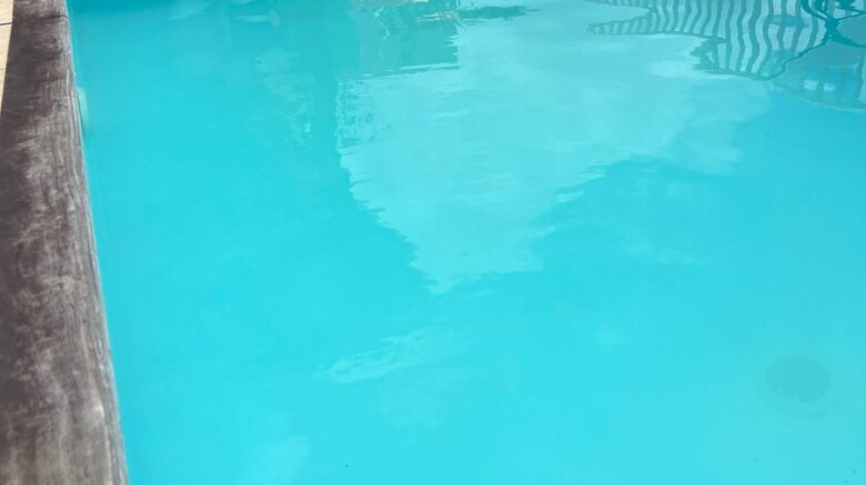 Après - piscine bleu
